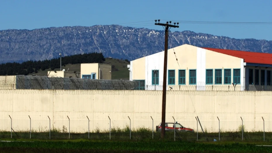 Άγριο σκηνικό στις φυλακές Τρικάλων: Κρατούμενοι απείλησαν συγκρατούμενό τους με μαχαίρι και ζήτησαν €4.000