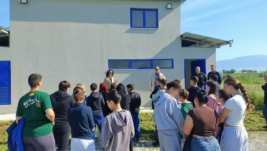 Μαθητές του Γυμνασίου Σκουτάρεως στην δεξαμενή νότια του οικισμού Σκουτάρεως στο πλαίσιο του προγράμματος «Ενεργός Πολίτης»
