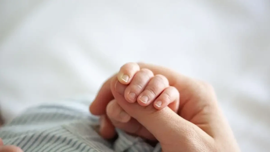 Βόλος: Αγωνία για βρέφος, φόβοι ότι κατάπιε ποντικοφάρμακο