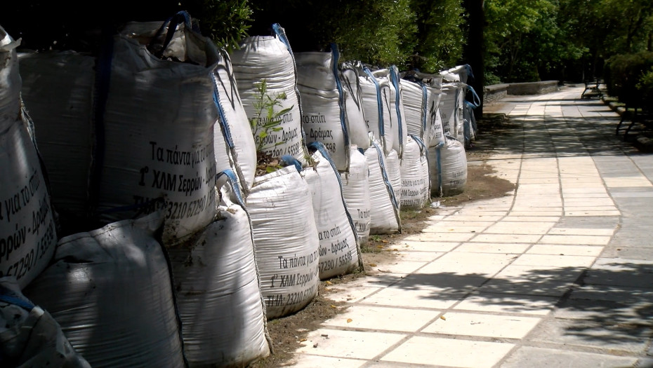 Σέρρες - Παραμένουν τα σακιά στη Κοιλάδα Αγίων Αναργύρων  - Εικόνες εγκατάλειψης στην κοιλάδα