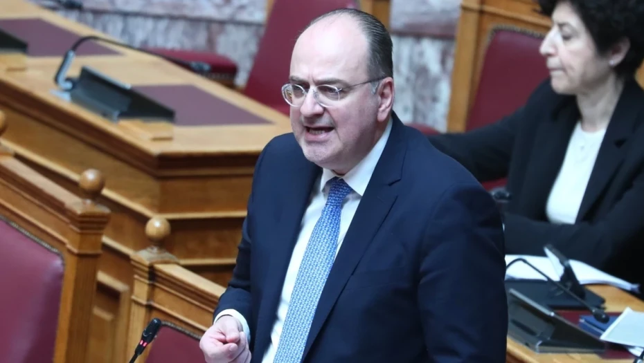 Μετά την χαριστική βολή από την Ντόρα Μπακογιάννη παραιτήθηκε ο Μακάριος Λαζαρίδης