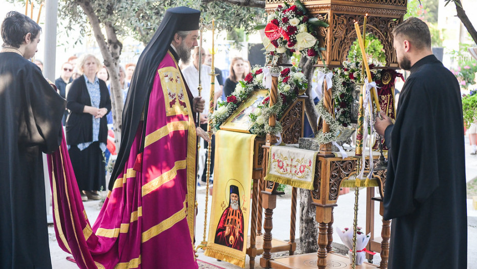 Σερρών Θεολόγος: Οι Σερραίοι τιμούν τον  Άγ. Λουκά τον ιατρό!