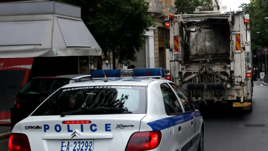 Θεσσαλονίκη: 58χρονος χρησιμοποιούσε το σήμα της ΕΛΑΣ για να πείσει πελάτες να αγοράσουν τους παράνομους συναγερμούς του