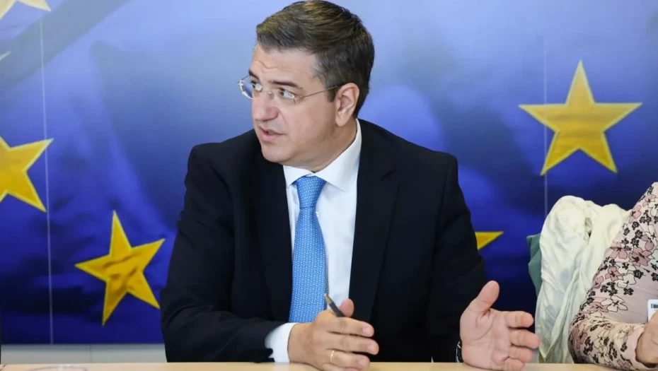 Εάν δεν ανοίξουν σύντομα τα Στενά του Ορμούζ μία παγκόσμια ύφεση είναι στο τραπέζι