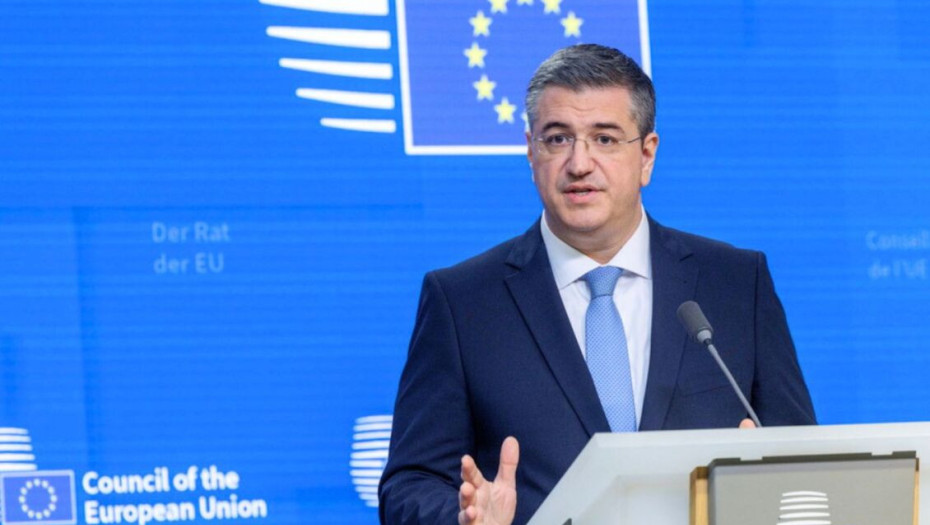 Από ενδοευρωπαϊκές μετακινήσεις Αύξηση τουρισμού προβλέπει ο Απόστολος Τζιτζικώστας