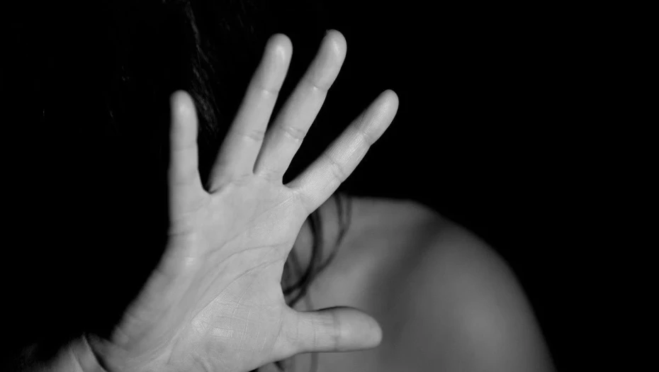 Απειλούσε τη σύντροφό του στον Βόλο - «Θα σου ανοίξω το κεφάλι με την τσάπα»
