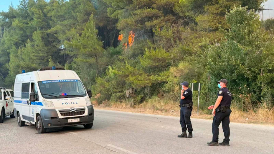 Φωτιά Χαλκιδική: Δύο συλλήψεις και μία ταυτοποίηση για την επίθεση σε βάρος τηλεοπτικού συνεργείου κατά τη διάρκεια πυρκαγιάς