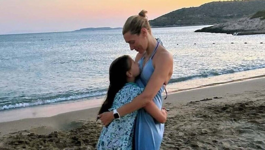 Η Ζέτα Δούκα σε μια συναισθηματική ανάρτηση για την κόρη της: "Μεγαλώνουμε παρέα…"