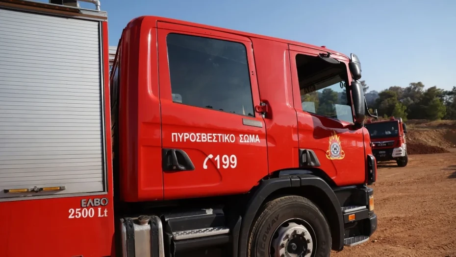 Πυρκαγιά κοντά στο στρατόπεδο Καποτά στο Μενίδι - Μήνυμα από 112 για ετοιμότητα