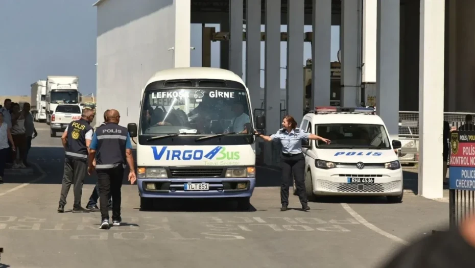 Συνελήφθησαν από τις κατοχικές αρχές ο καπετάνιος και επτά μέλη του πληρώματος του καταμαράν