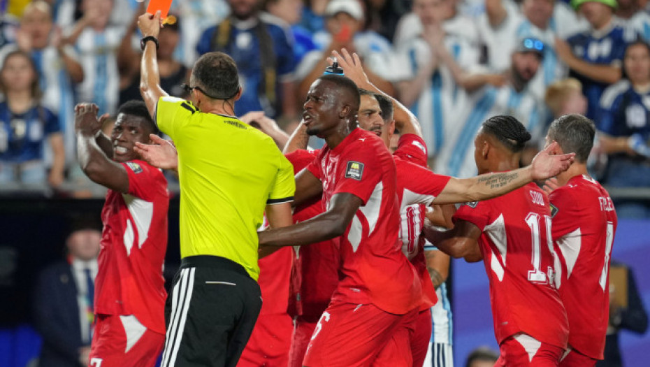 Mistaken Identity: Ο κανονισμός που οδήγησε στην αποβολή του Εμπολό και σήκωσε συζήτηση στο Αργεντινή - Ελβετία