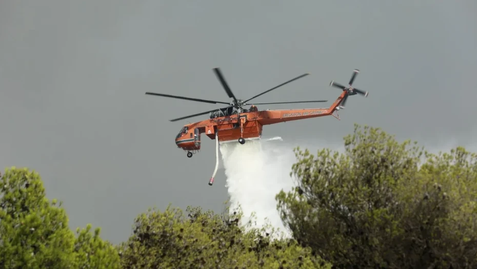 Συναγερμός για πυρκαγιά στο Δελβινάκι Ιωαννίνων - Σηκώθηκαν τρία ελικόπτερα