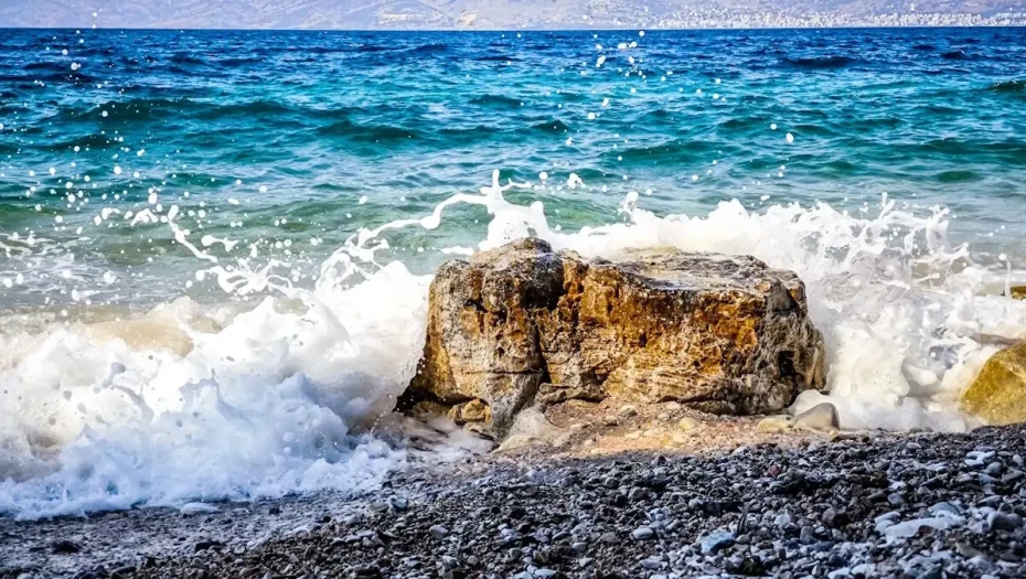 Καιρός αύριο: Άνεμοι 6 μποφόρ στην Αττική, έως 38 βαθμούς η θερμοκρασία στη χώρα – Πού θα βρέξει