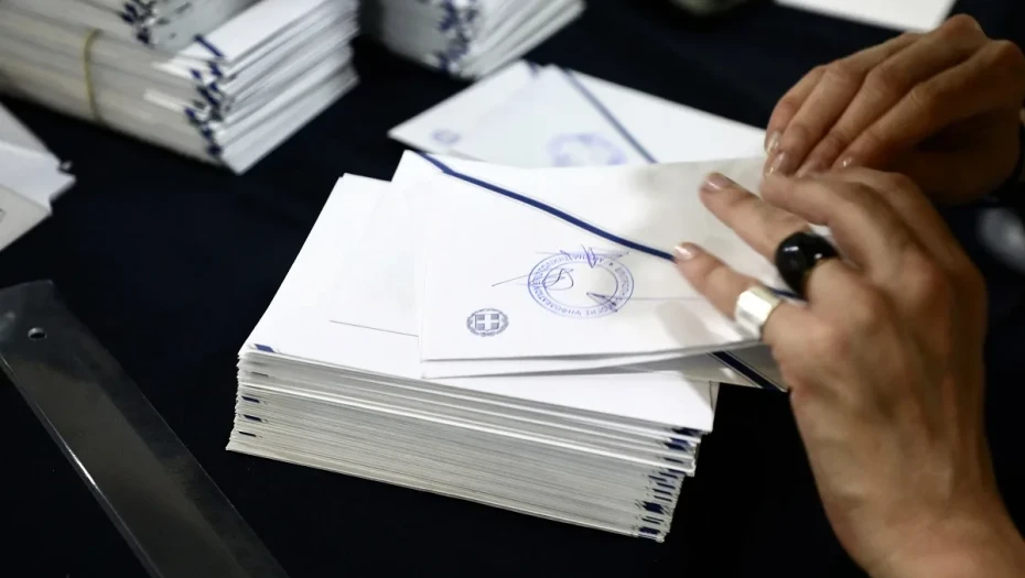 Ψάχνουν στέγη τα «ορφανά» της δοκιμαζόμενης αριστεράς