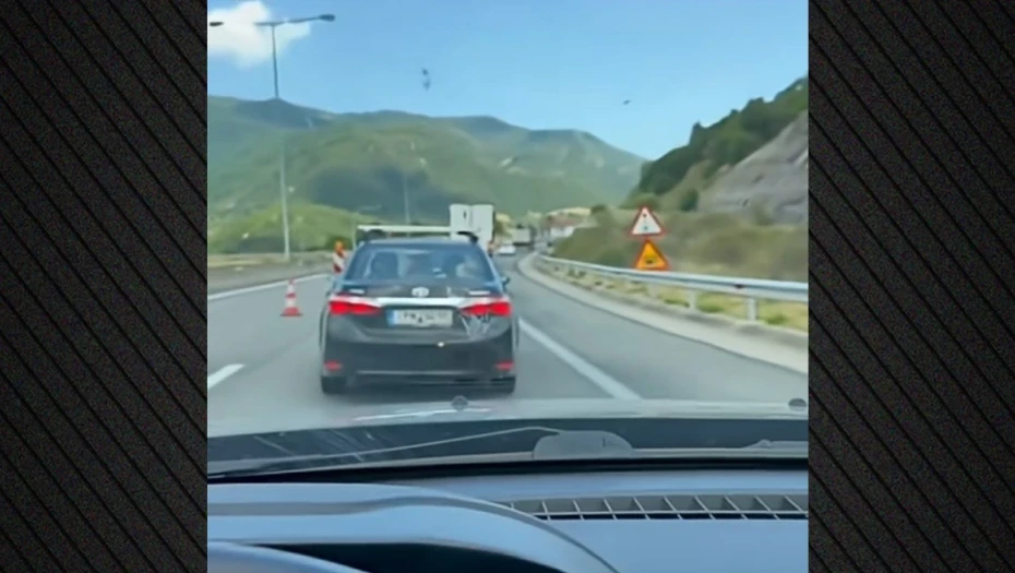 Ταλαιπωρία για τους οδηγούς με ταχύτητες που δεν ξεπερνούν τα 10 χλμ/ώρα στον κόμβο της Χρυσοβίτσας στην Εγνατία Οδό, σε μια λωρίδα η κυκλοφορία