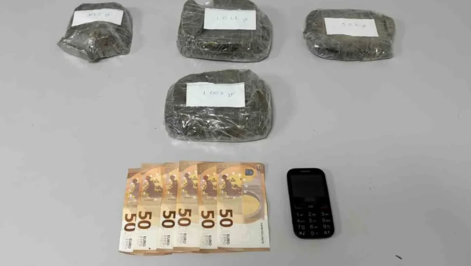 Πάνω από 3 κιλά ηρωίνης κατασχέθηκαν μετά από επιχείρηση της Δ.Α.Ο.Ε. σε οικία στη Θεσσαλονίκη