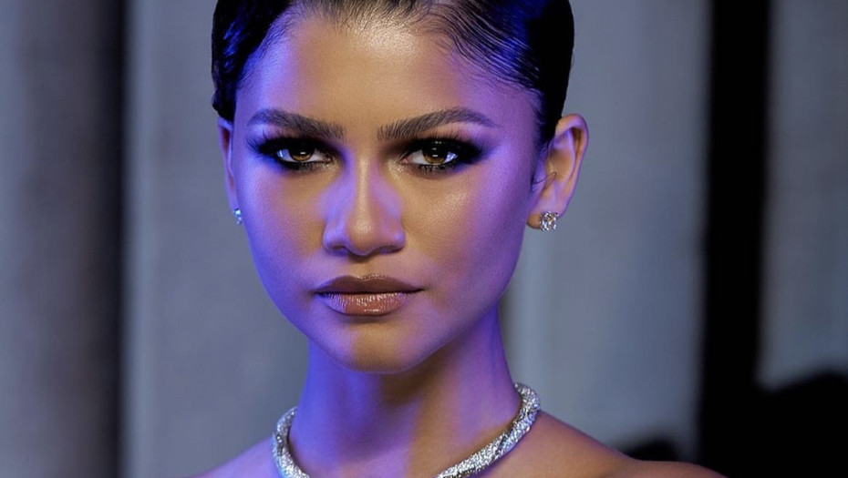 Αντίο Clean Girl, το sexy makeup επιστρέφει: Έντονες σκιές και nude χείλη είναι η νέα τάση στο μακιγιάζ