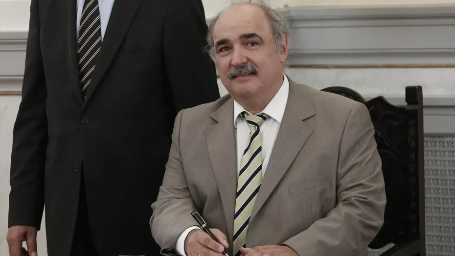 Μάρκος Μπόλαρης: «Το παρακράτος και η Μονή Σινά»