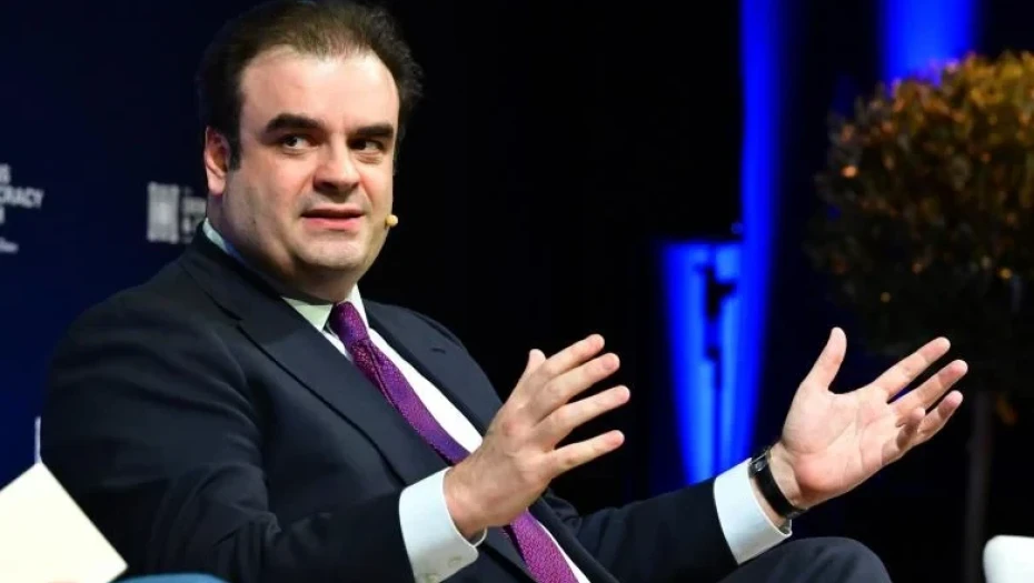 Κυριάκος Πιερρακάκης: «Πώς μπορούμε ταυτόχρονα να περιορίσουμε τους κινδύνους και να απελευθερώσουμε τις δυνατότητες της Τεχνητής Νοημοσύνης»