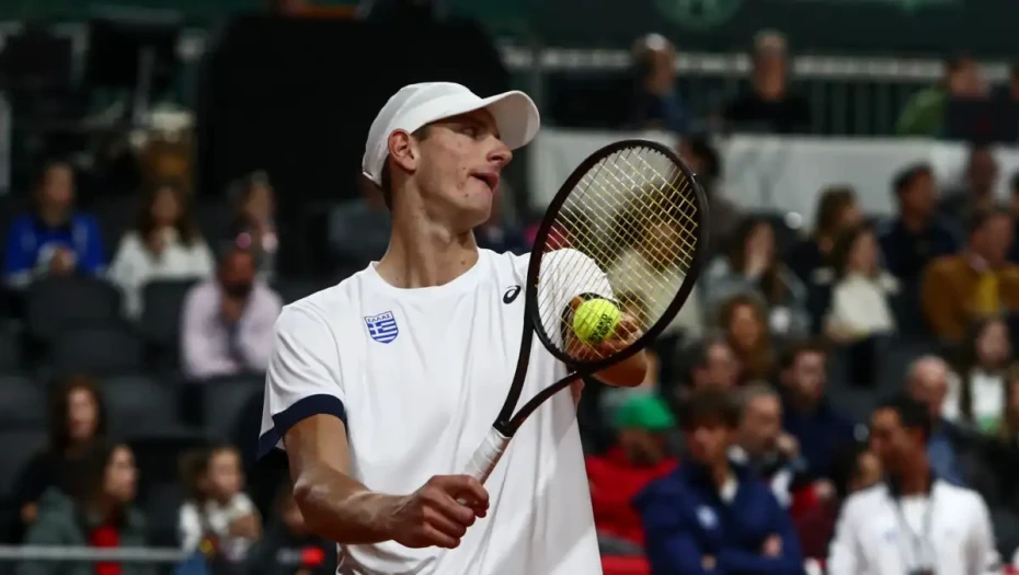 Davis Cup: Νέα ήττα για τον Στέφανο Σακελλαρίδη και αποκλεισμός για την Ελλάδα με 3-2 από τη Σλοβακία