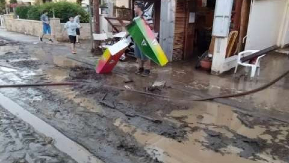 Κλιμάκιο του ΚΚΕ με επικεφαλής τον βουλευτή κ. Δελή Γιάννη που επισκέφθηκε την πληγείσα περιοχή των Σερρών