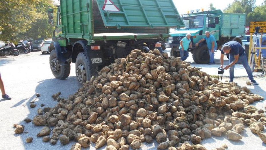 Άκυρες οι δεσμεύσεις Άδωνι και Καραθανάση – Στα κάγκελα οι αγρότες!