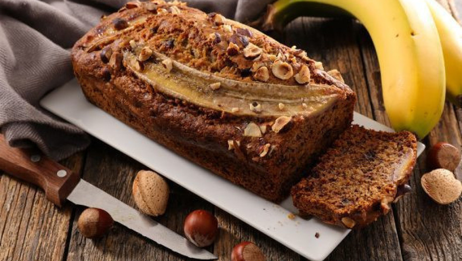 10+1 υλικά που θα αναβαθμίσουν το κέικ μπανάνα