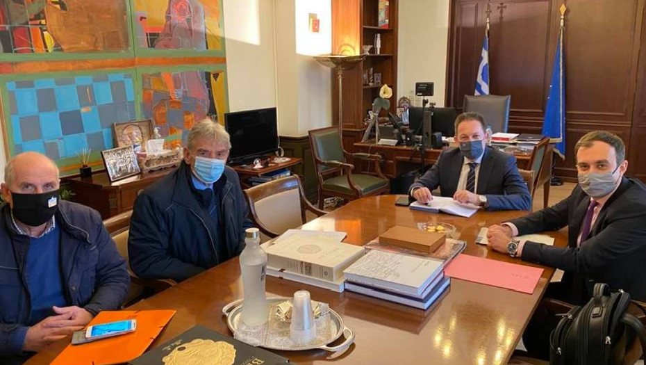 Στην Αθήνα ο Κουτσάκης με Χατζηβασιλείου και Πέτσα!