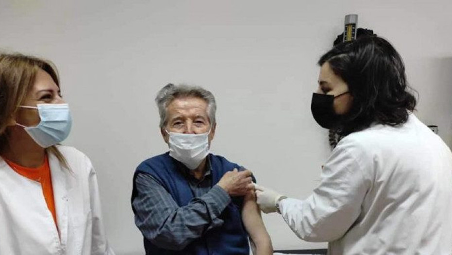 Κορωνοϊός: Ξεκίνησε ο εμβολιασμός για τους άνω των 85 ετών – Η ανάρτηση του υπουργείου Υγείας