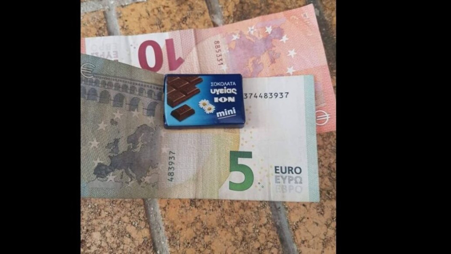 Παππούς προσέφερε σε ντελιβερά το πιο γλυκό φιλοδώρημα και συγκίνησε όλο το ελληνικό internet