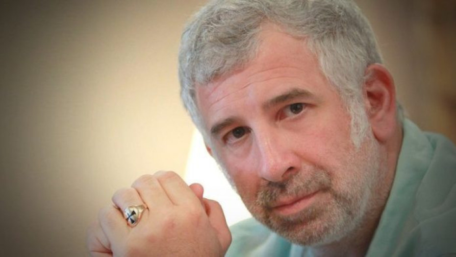 Πέτρος Φιλιππίδης: Μεταφέρθηκε στο νοσοκομείο