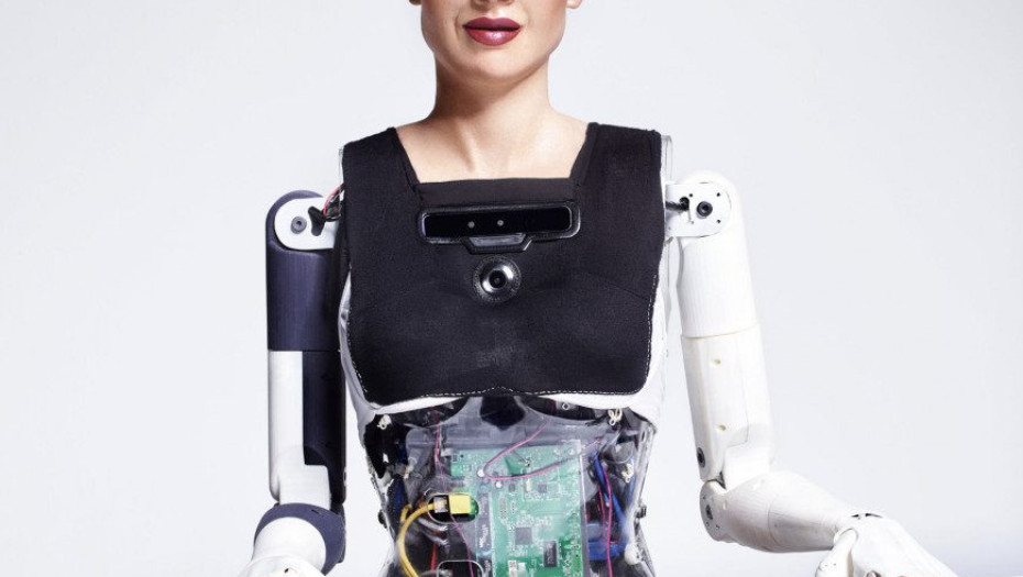 Το ανδροειδές ρομπότ Sophia μπαίνει σε μαζική παραγωγή το 2021 για να βοηθήσει με την πανδημία