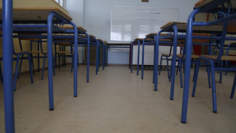 Δήμος Σερρών: Παραδόθηκε εξοπλισμός από το 1ο Γυμνάσιο στο ΕΕΕΕΚ Σερρών