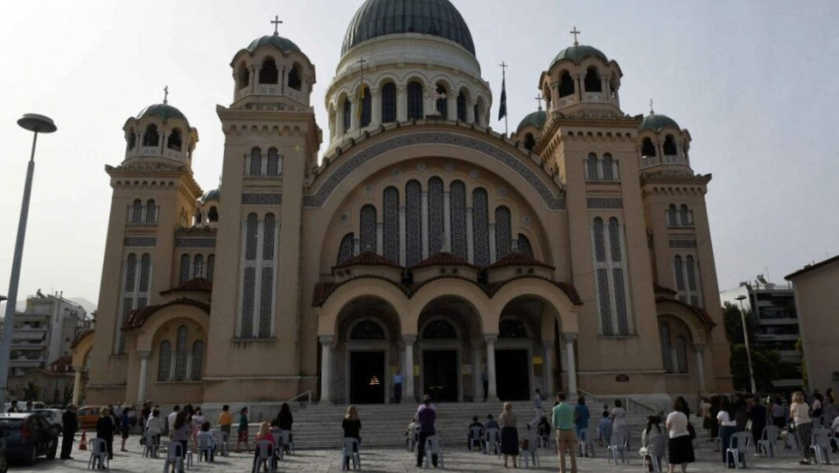 Πάτρα: Κόλλησε κορονοϊό ο ιερέας που χλεύαζε τους πιστούς που φορούσαν μάσκα