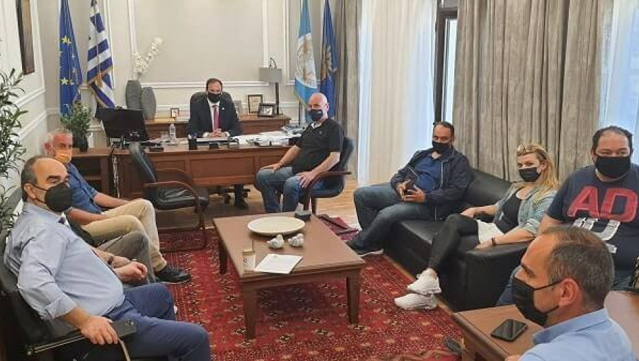 Στην συνάντηση Χρυσάφη με το προεδρείο της Ένωσης Καταστημάτων Αναψυχής: Τέθηκε επί τάπητος η διαχείριση του ζητήματος των τραπεζοκαθισμάτων