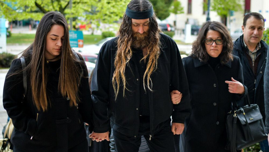 Μητέρα Βαγγέλη Γιακουμάκη: «Όταν άλλαξε δωμάτιο, οι Κρητικοί τον φώναζαν “ρουφιάνο”»