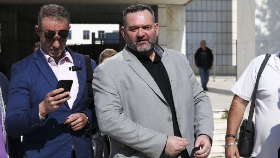 Γιάννης Λαγός: Στα χέρια των αξιωματικών της ΕΛ.ΑΣ ο χρυσαυγίτης ευρωβουλευτής