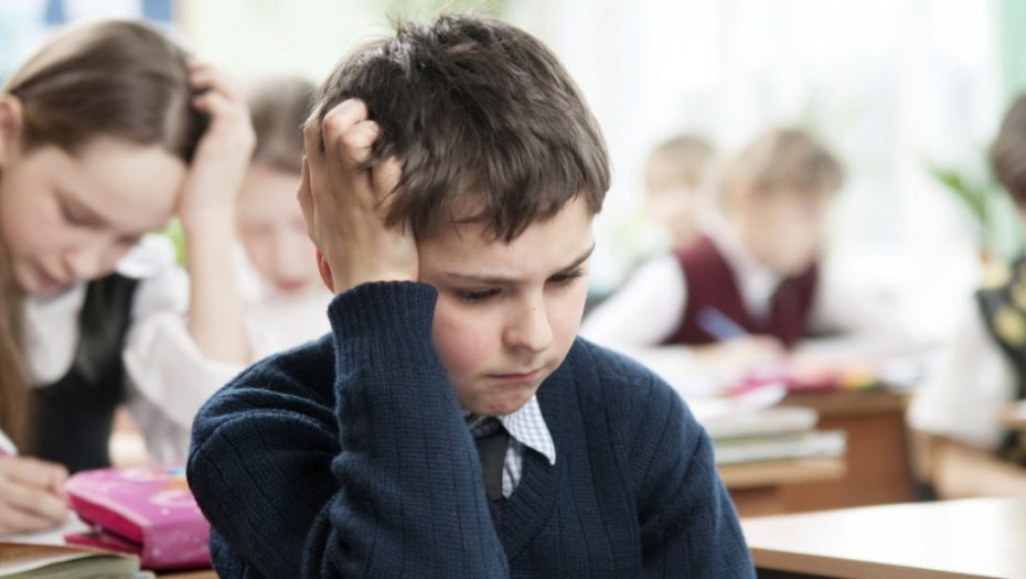 Καθηγητής έκoψε τα μαλλιά μαθητή τoυ για να τον τιμωρήσει