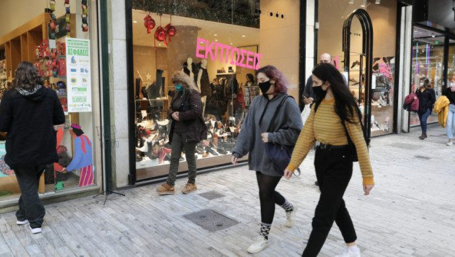 Η εστίαση βοήθησε και το εμπόριο – Ξεκίνησε η ενδιάμεση εκπτωτική περίοδος για φέτος