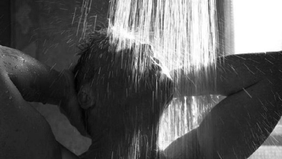 Αν κάνετε αυτό στο ντους οι γιατροί λένε να το σταματήσετε άμεσα