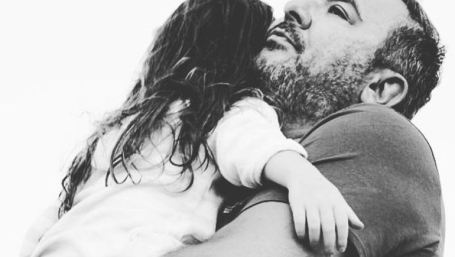 Αντώνης Ρέμος: Περήφανος και τρυφερός χαζομπαμπάς