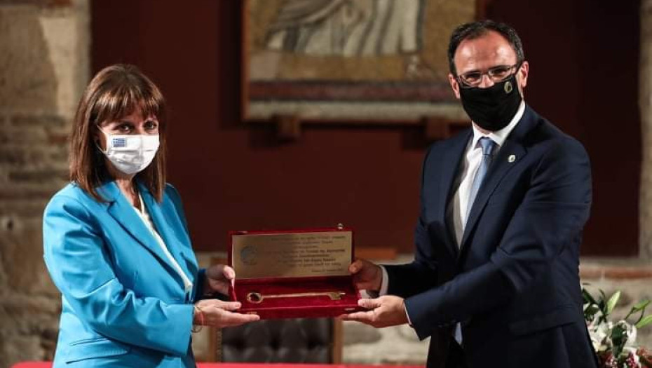 Η Πρόεδρος της Δημοκρατίας Κατερίνα Σακελλαροπούλου: Aνακηρύχθηκε Επίτιμη Δημότης Σερρών