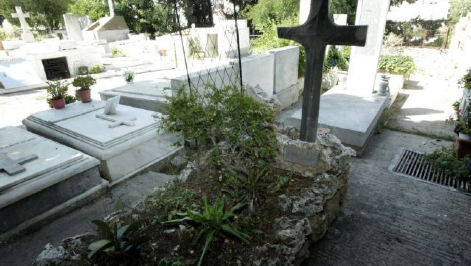 Εύβοια: Ιερέας άνοιξε φέρετρο 77χρονου που πέθανε από covid-19 και φώναζε ότι δεν υπάρχει κορονοϊός