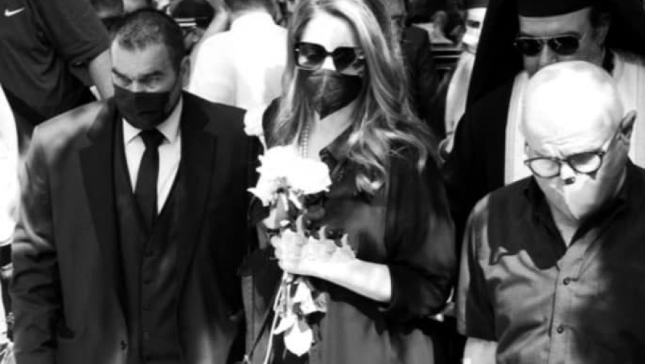 Άντζελα Γκερέκου: Η συγκλονιστική ανάρτησή της λίγες ώρες μετά την κηδεία του Τόλη Βοσκόπουλου