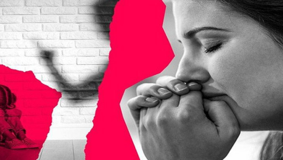 «Θα γίνει της άλλης Καρολάιν»: Άνανδρος απείλησε τη σύζυγό του αφου την έδιωξε από το σπίτι μαζί με το ανήλικο παιδί τους