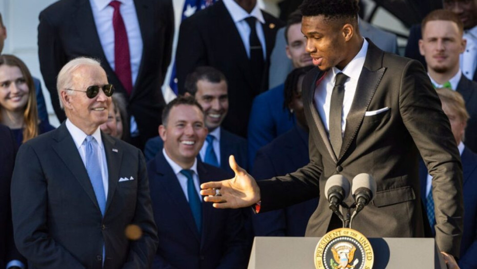 Αντετοκούνμπο – «Θα είμαι ο πιο όμορφος πρόεδρος των ΗΠΑ»