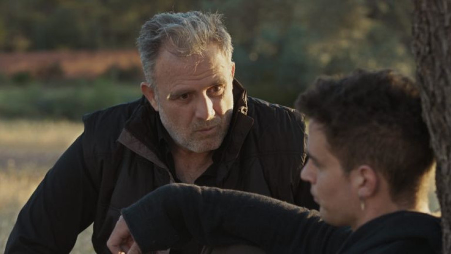 «Η Γη της Ελιάς» spoiler – Ποιον ληστεύουν όσο ο Στέφανος δίνει μάχη να κρατηθεί ζωντανός;