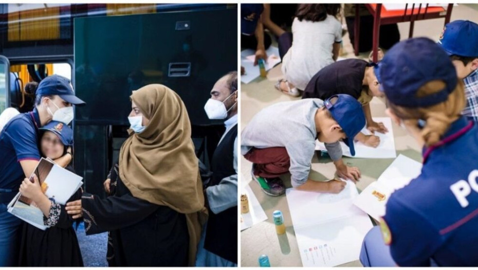 Ιταλία: Αστυνομικοί παίζουν με παιδάκια που έφτασαν από το Αφγανιστάν