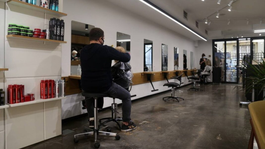 Θεσσαλονίκη: Πήγε να κουρευτεί και έκανε μήνυση στην κομμώτρια ζητώντας της 10.000 ευρώ