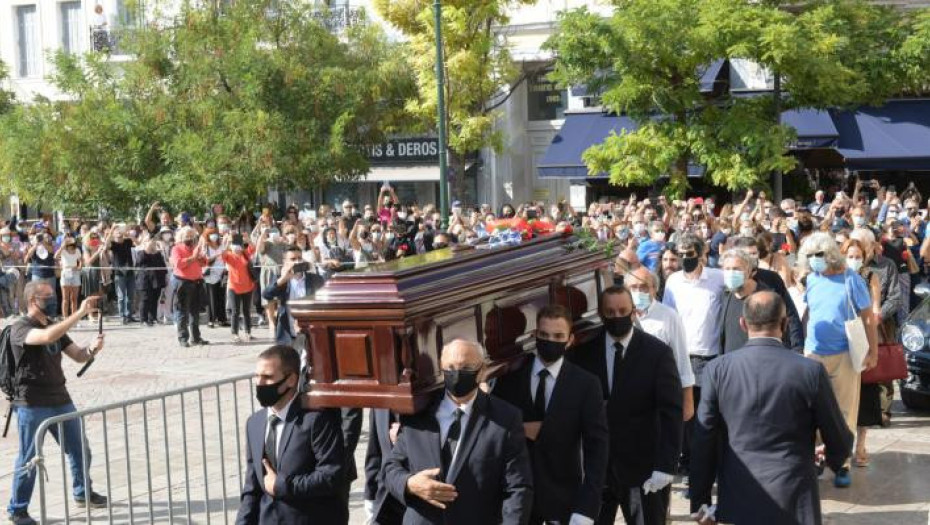 Μίκης Θεοδωράκης: Συγκινητικά φωτογραφικά στιγμιότυπα στη Μητρόπολη